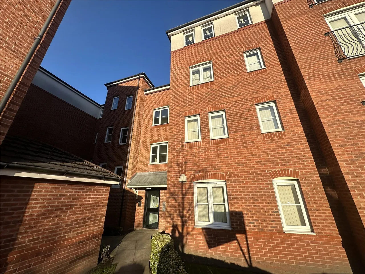 2 bed flat for sale, St. Michaels View, Widnes, WA8