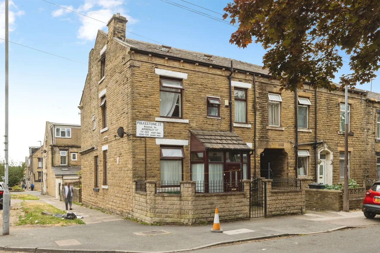 3 bed house for sale — Folkestone Street, Bradford