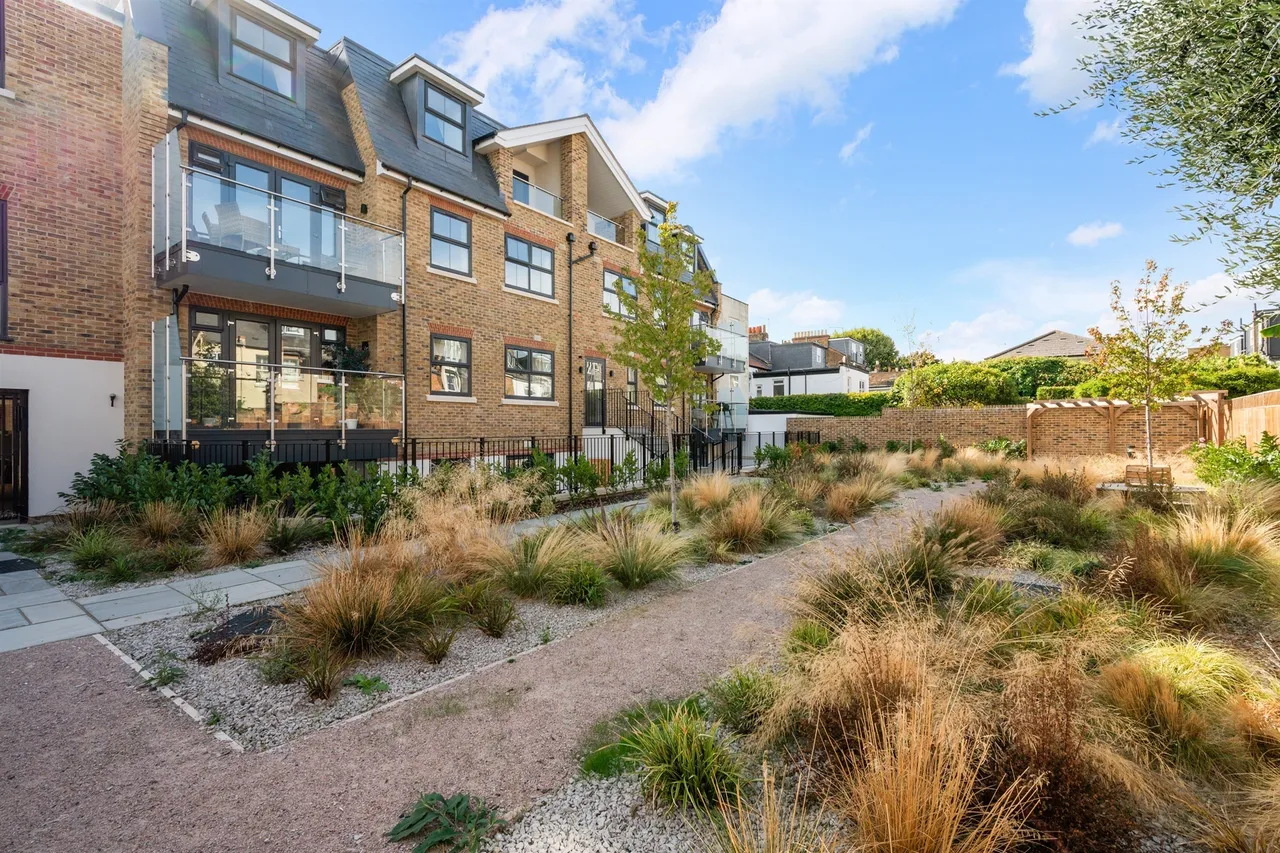 Berrymede Road, London, W4, photo 15