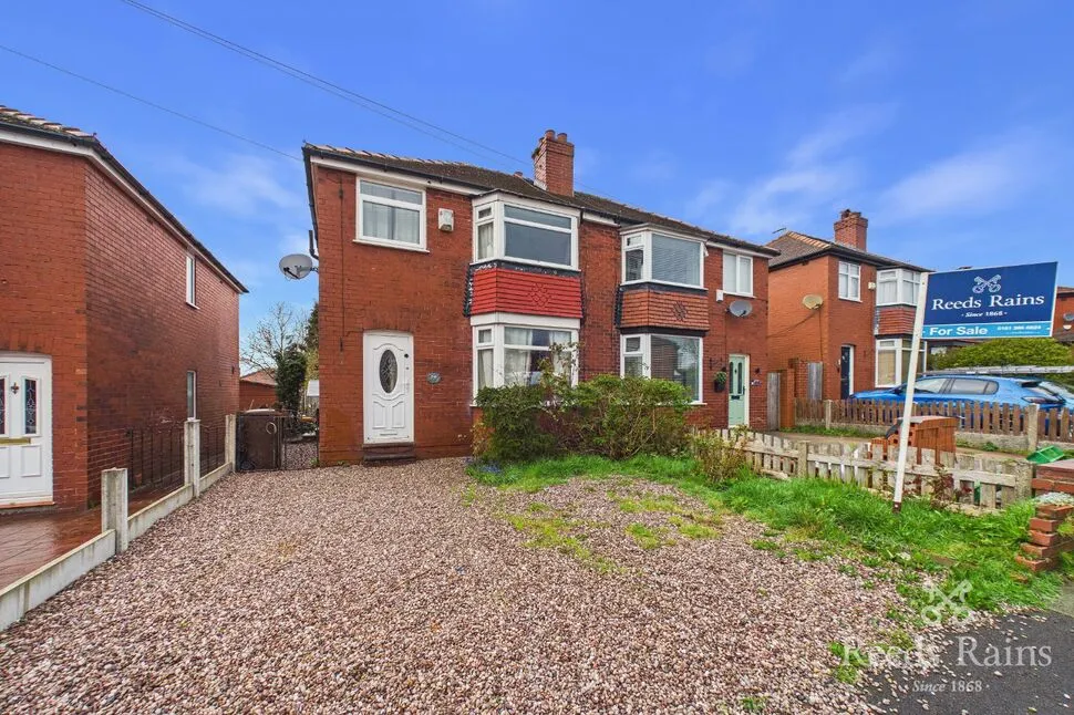 3 bed house for sale, Sandringham Road, Hyde, SK14