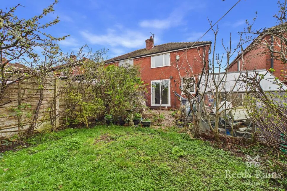 Sandringham Road, Hyde, SK14, photo 2
