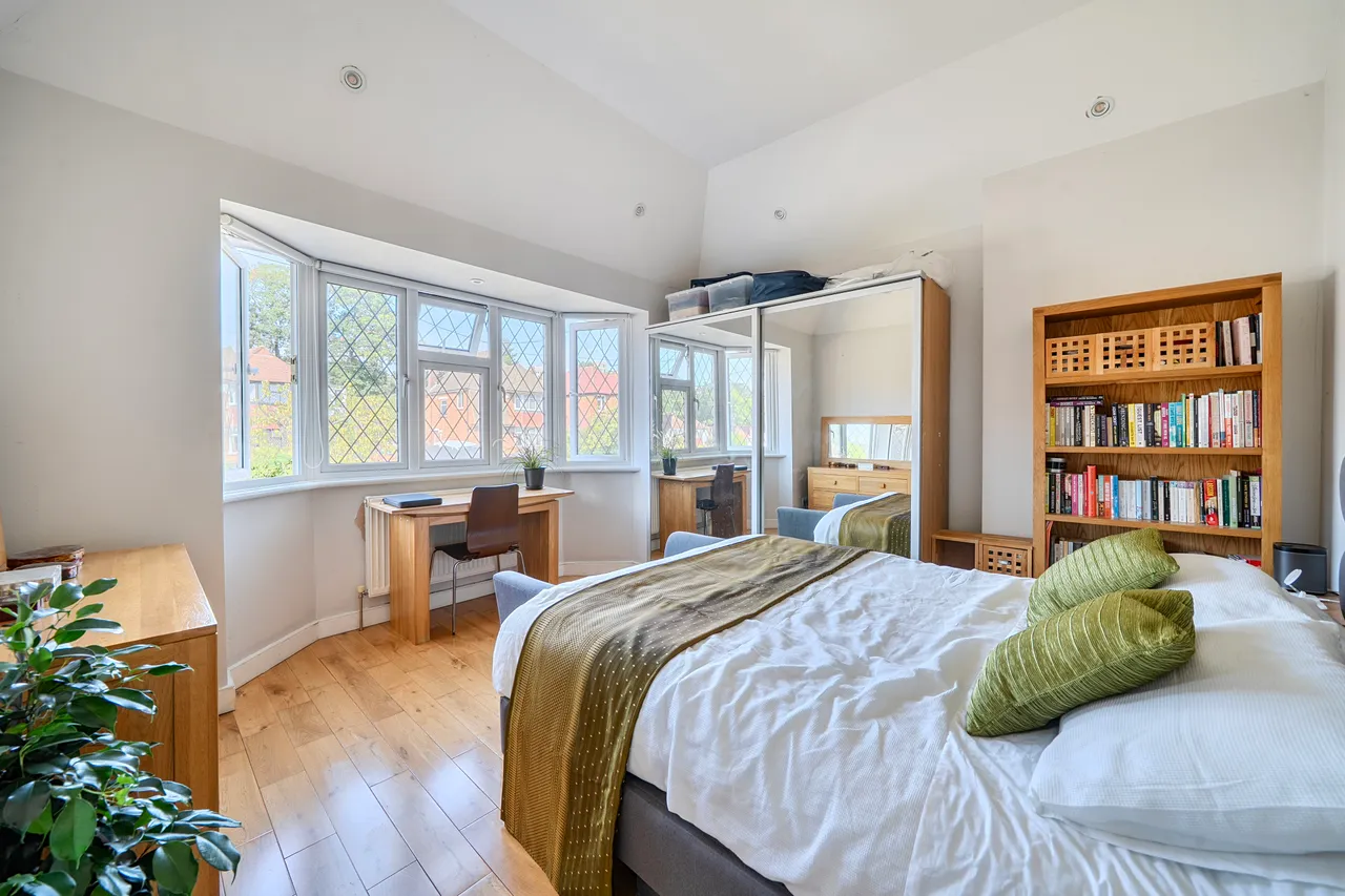 54 Waddington Way, London, photo 5