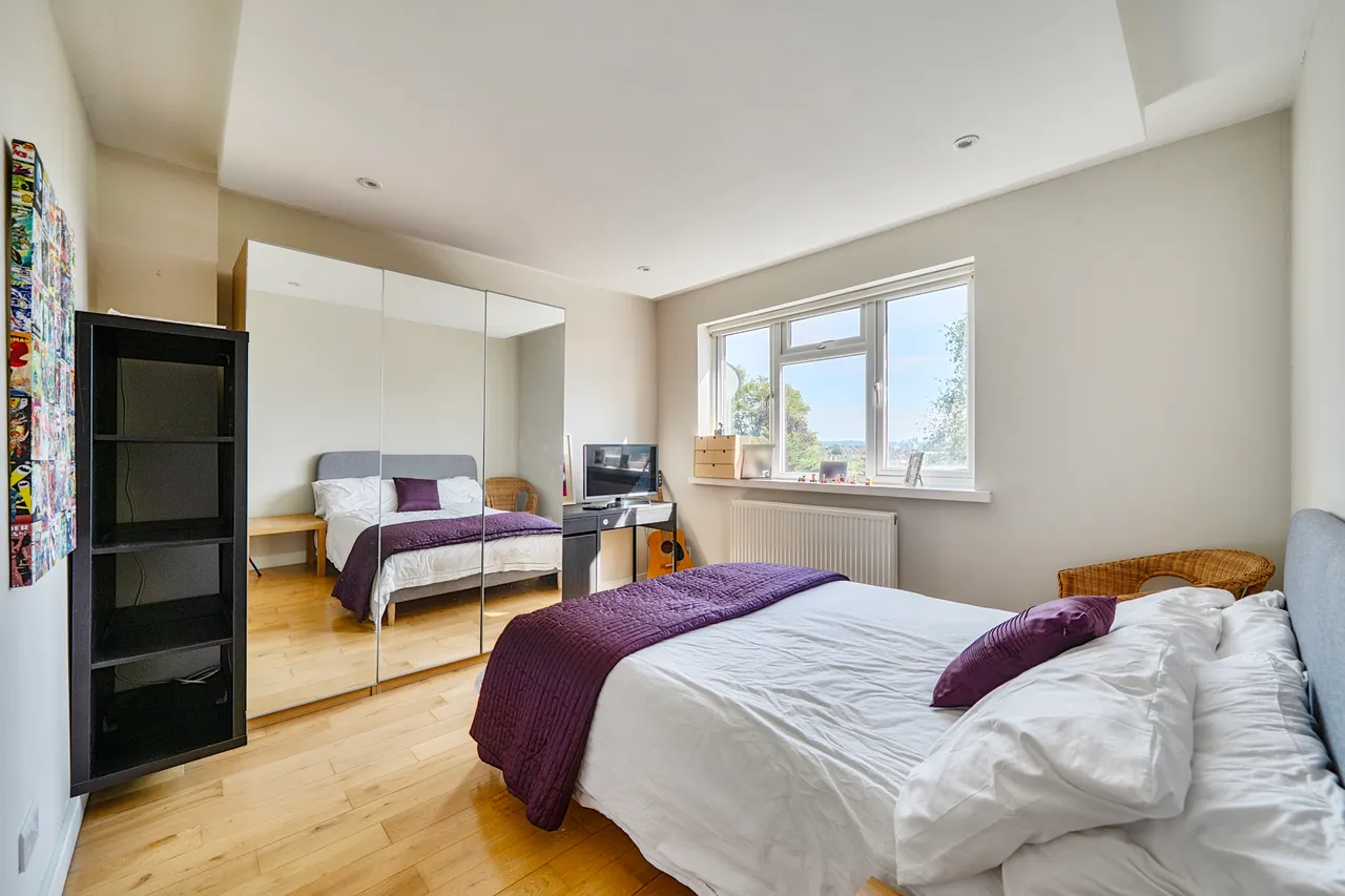 54 Waddington Way, London, photo 6