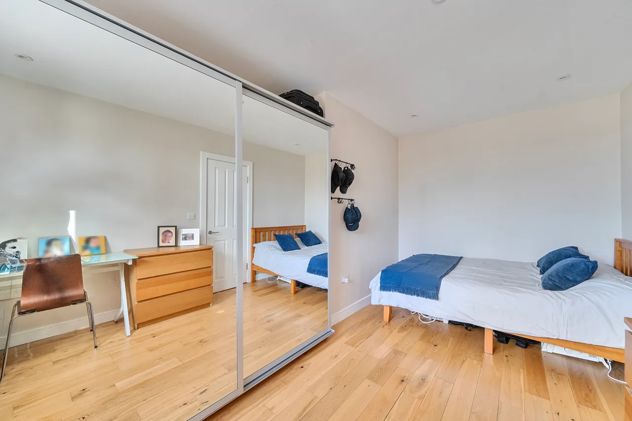 54 Waddington Way, London, photo 7