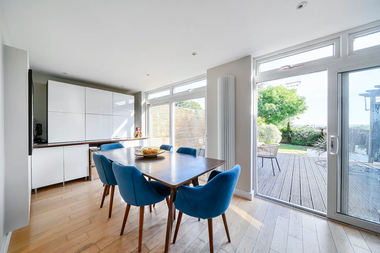 54 Waddington Way, London, photo 8