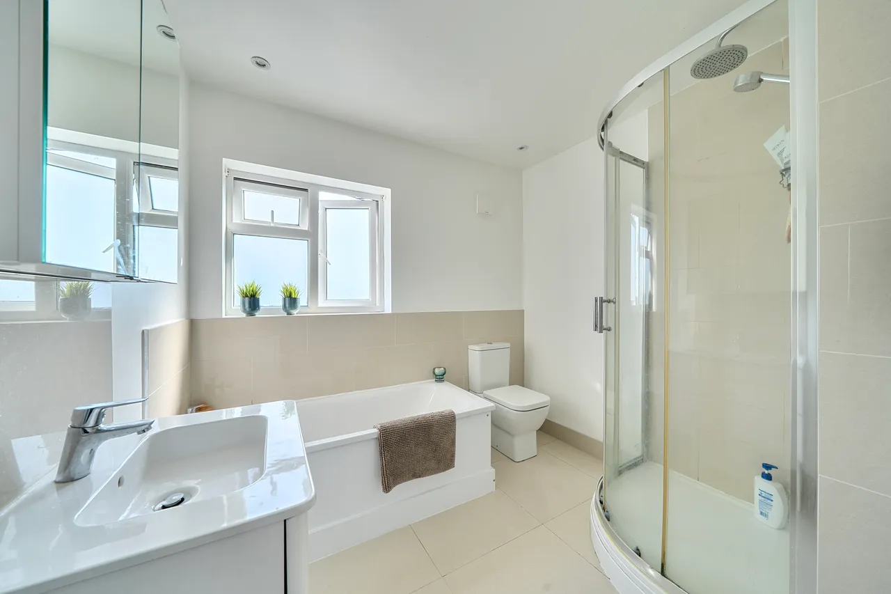 54 Waddington Way, London, photo 9