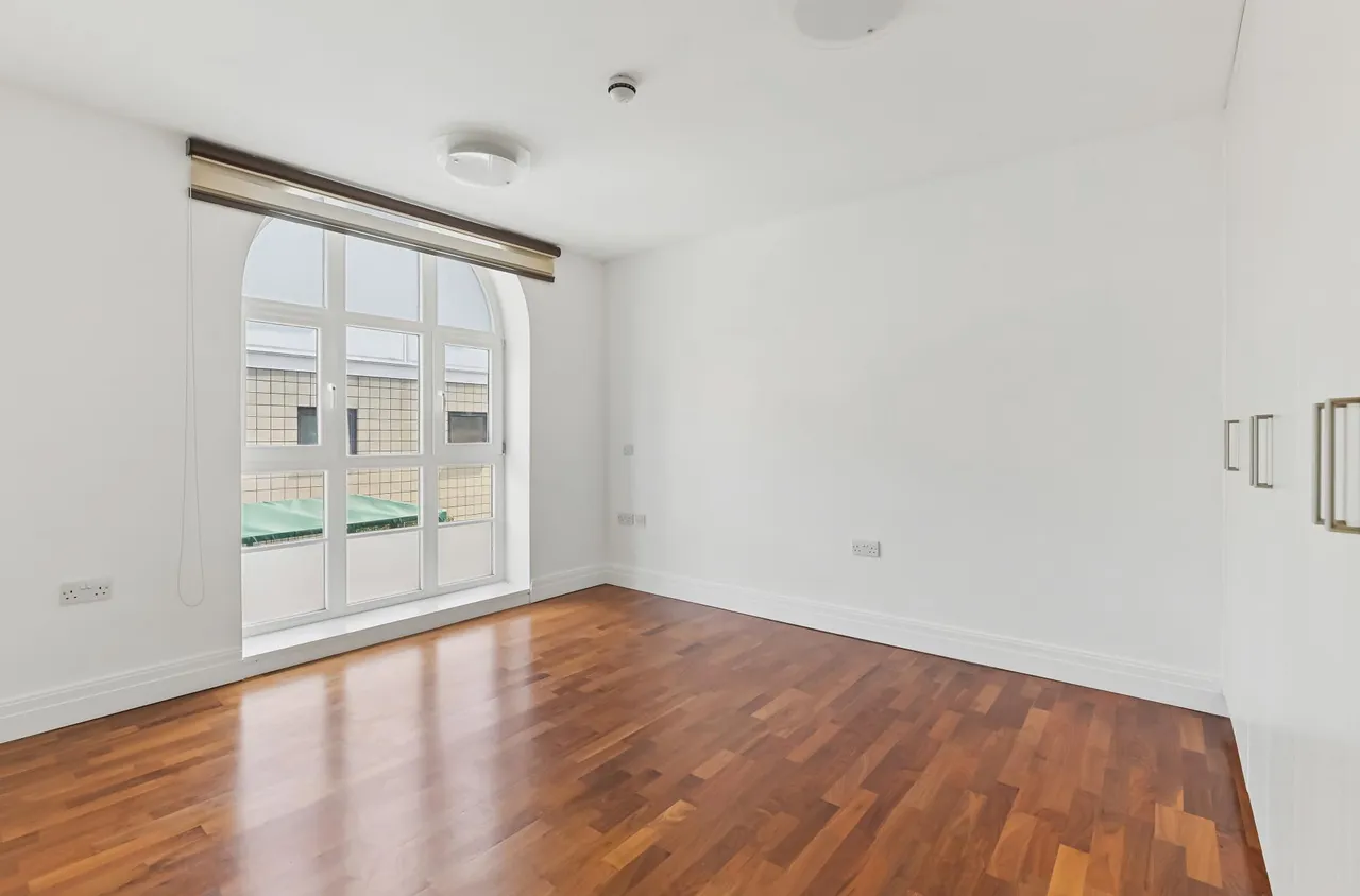Baptist Court, Brentford, TW8, photo 5