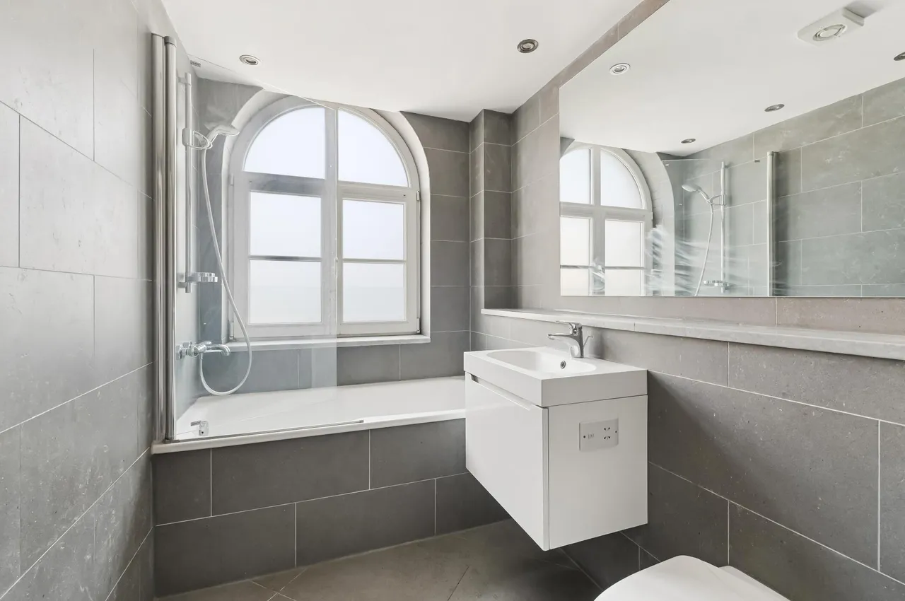 Baptist Court, Brentford, TW8, photo 7
