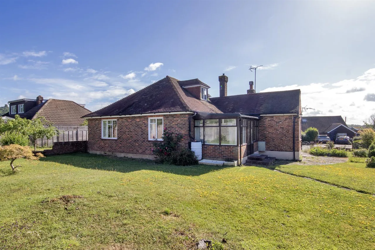 Elmfield Close, Weald, photo 3
