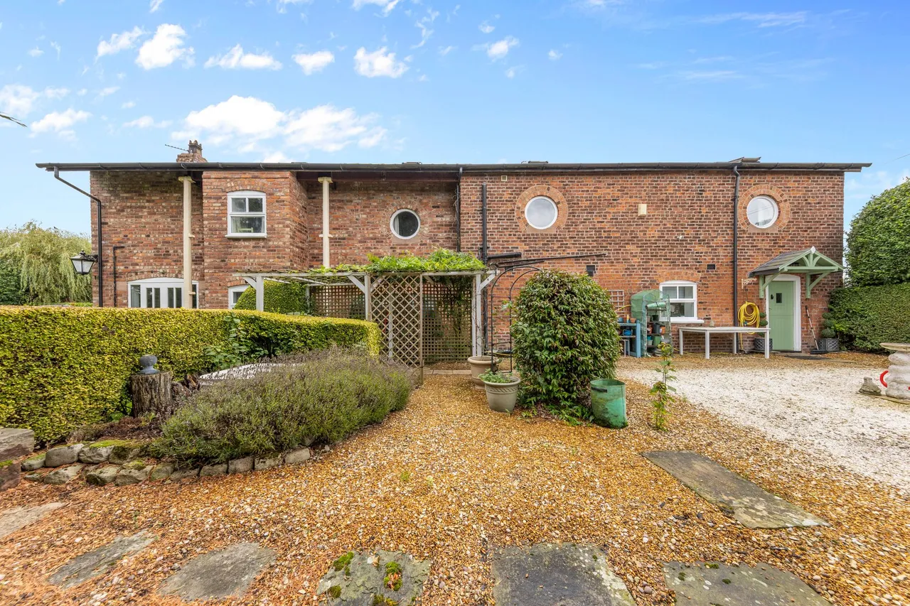 4 bed house for sale — Three Tree Barn Mill House Lane, Croft, Warrington, Warrington, WA3 7HA