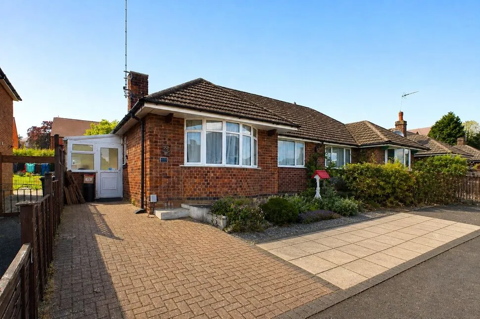 2 bed house for sale — Greenfield Avenue, Kettering, Northamptonshire, NN15