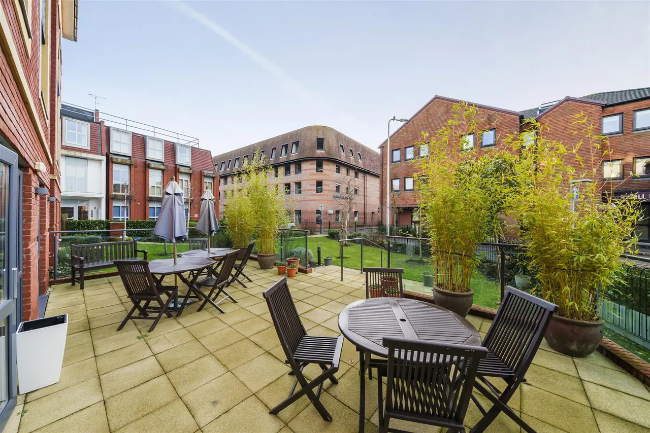 West Street, Newbury, RG14, photo 9