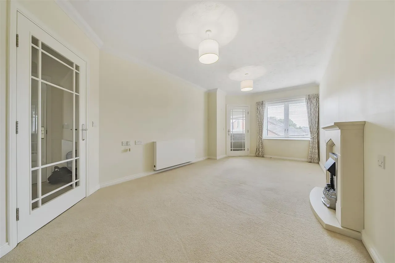 West Street, Newbury, RG14, photo 3