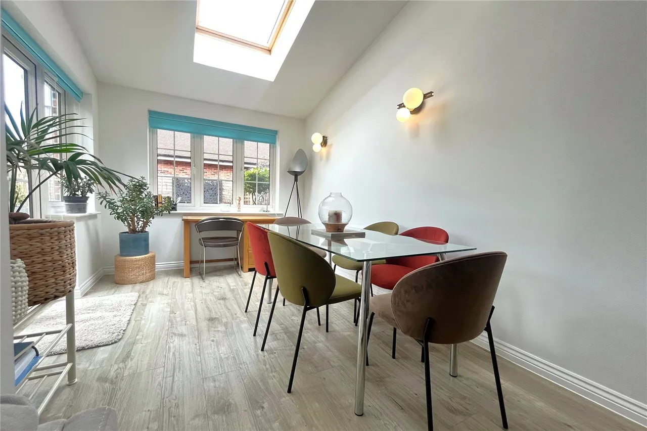Montague Mews, Farnham, Surrey, GU9 7GF, photo 3