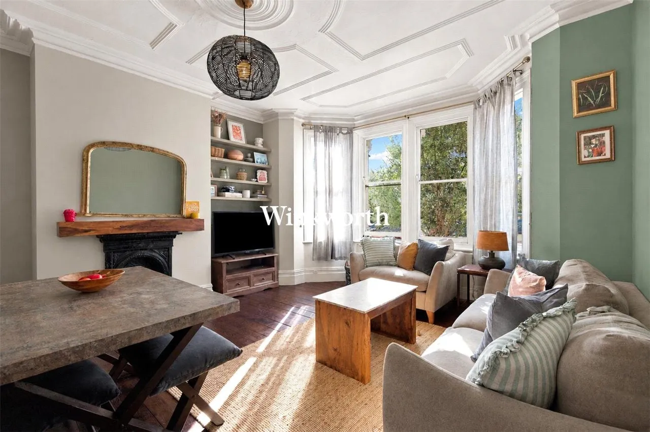 2 bed flat for sale, Windsor Road, London, N13