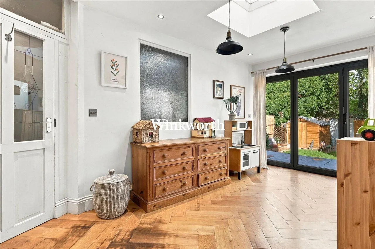 Windsor Road, London, N13, photo 13