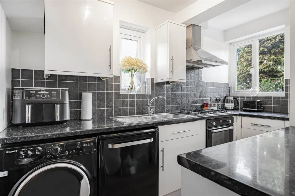 Westdean Avenue, London, SE12, photo 5