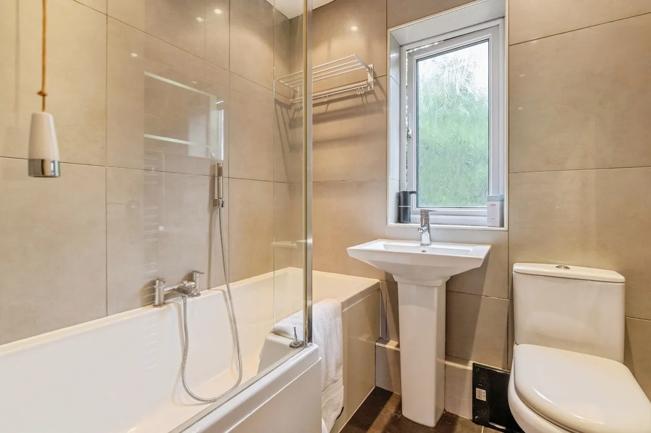 Roding Way, Wickford, SS12, photo 13
