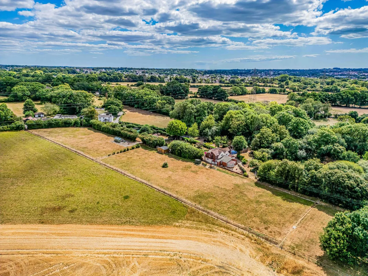 Denmead, Hampshire, photo 2