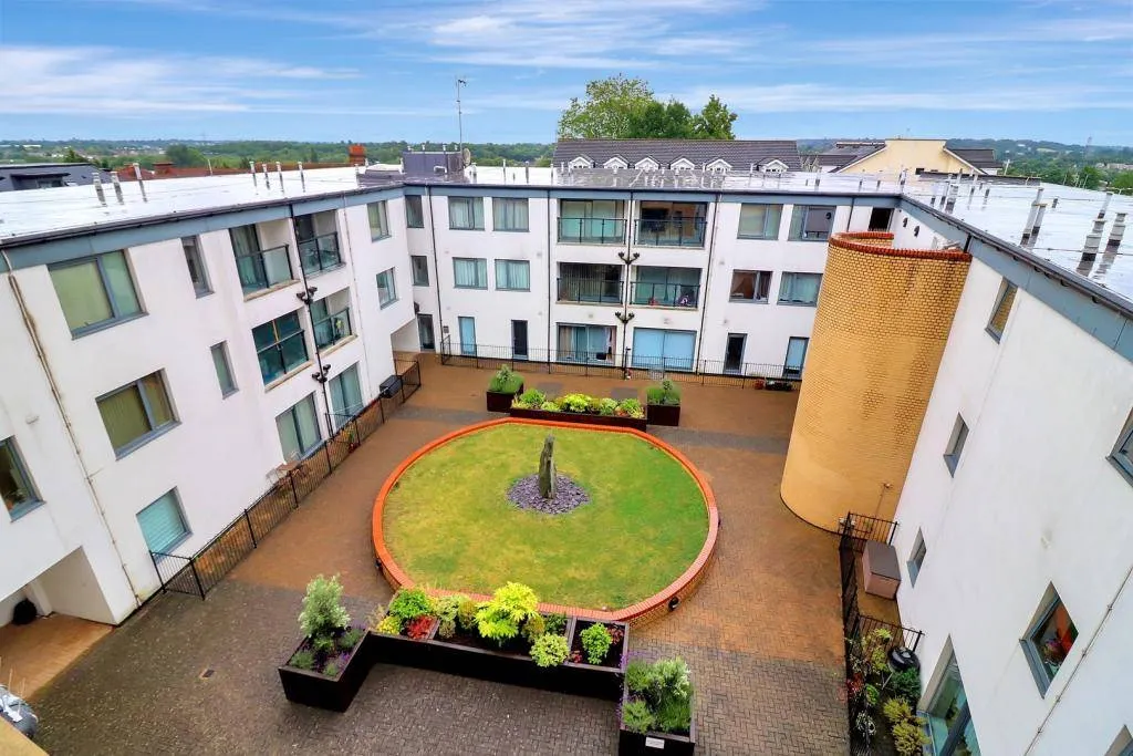 2 bed flat for sale, Lord Street, Watford, WD17