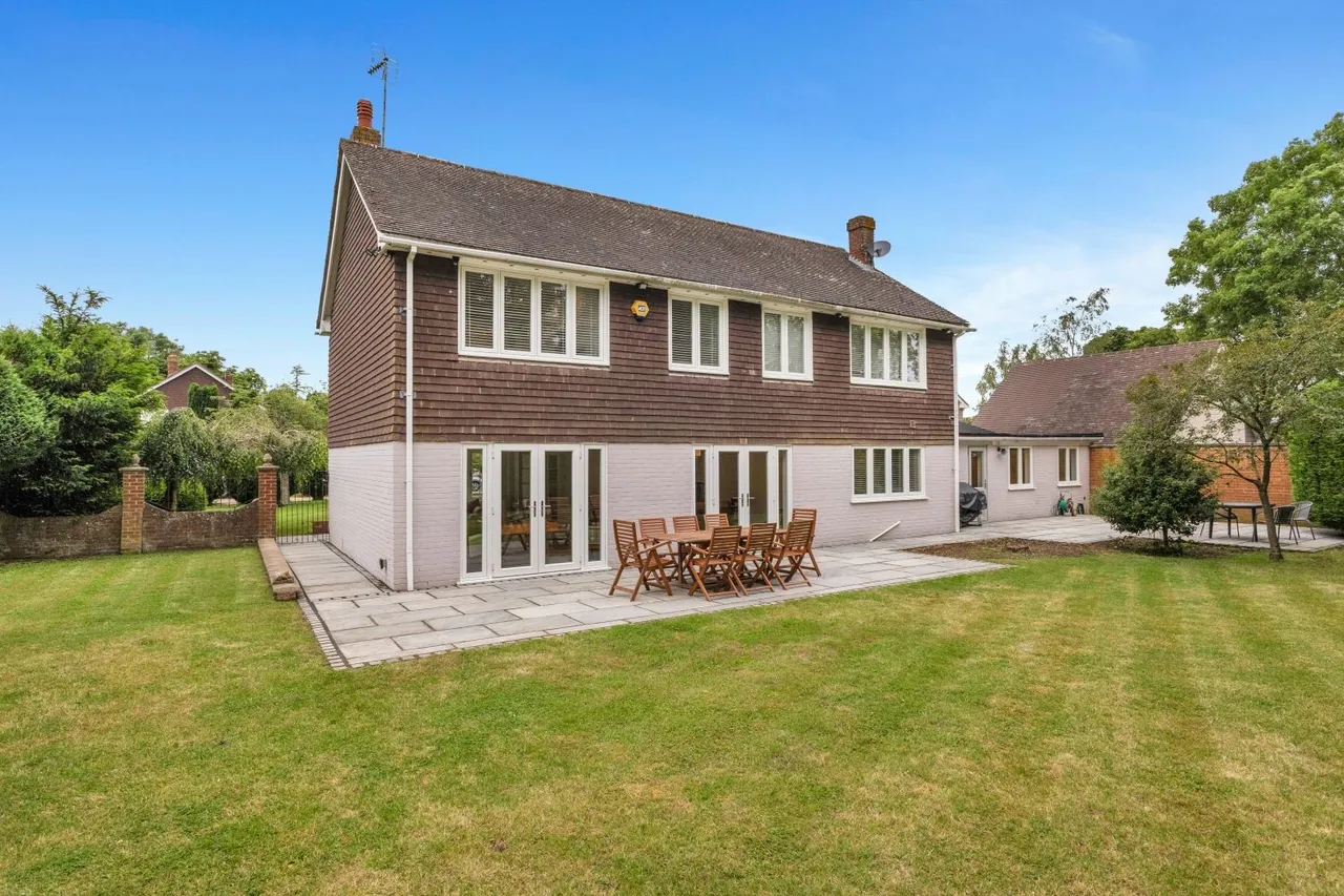 Roses Close, Cublington, LU7, photo 19