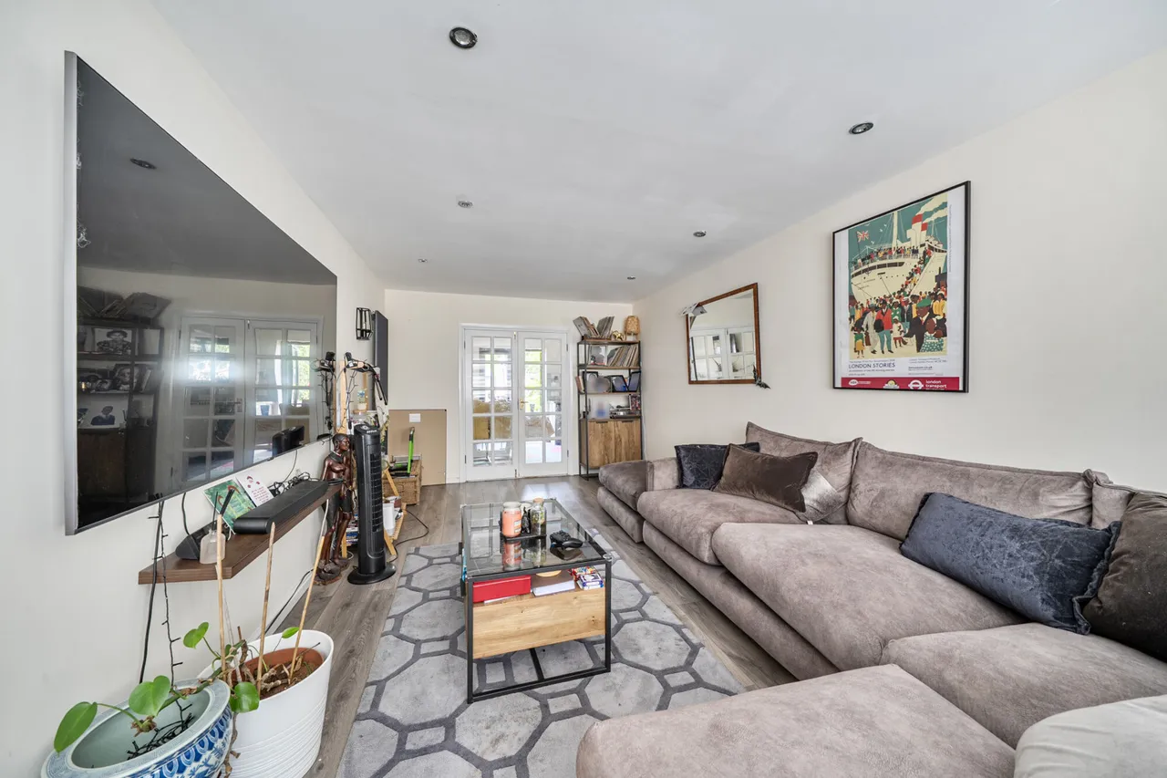 Holyrood Avenue, Harrow, HA2, photo 2