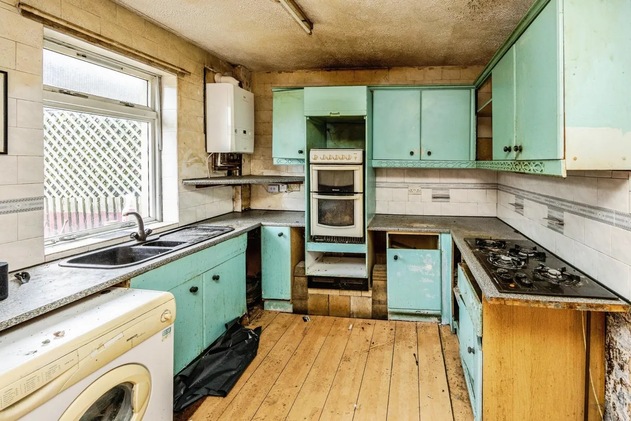 Royds Avenue, Huddersfield, HD3, photo 2