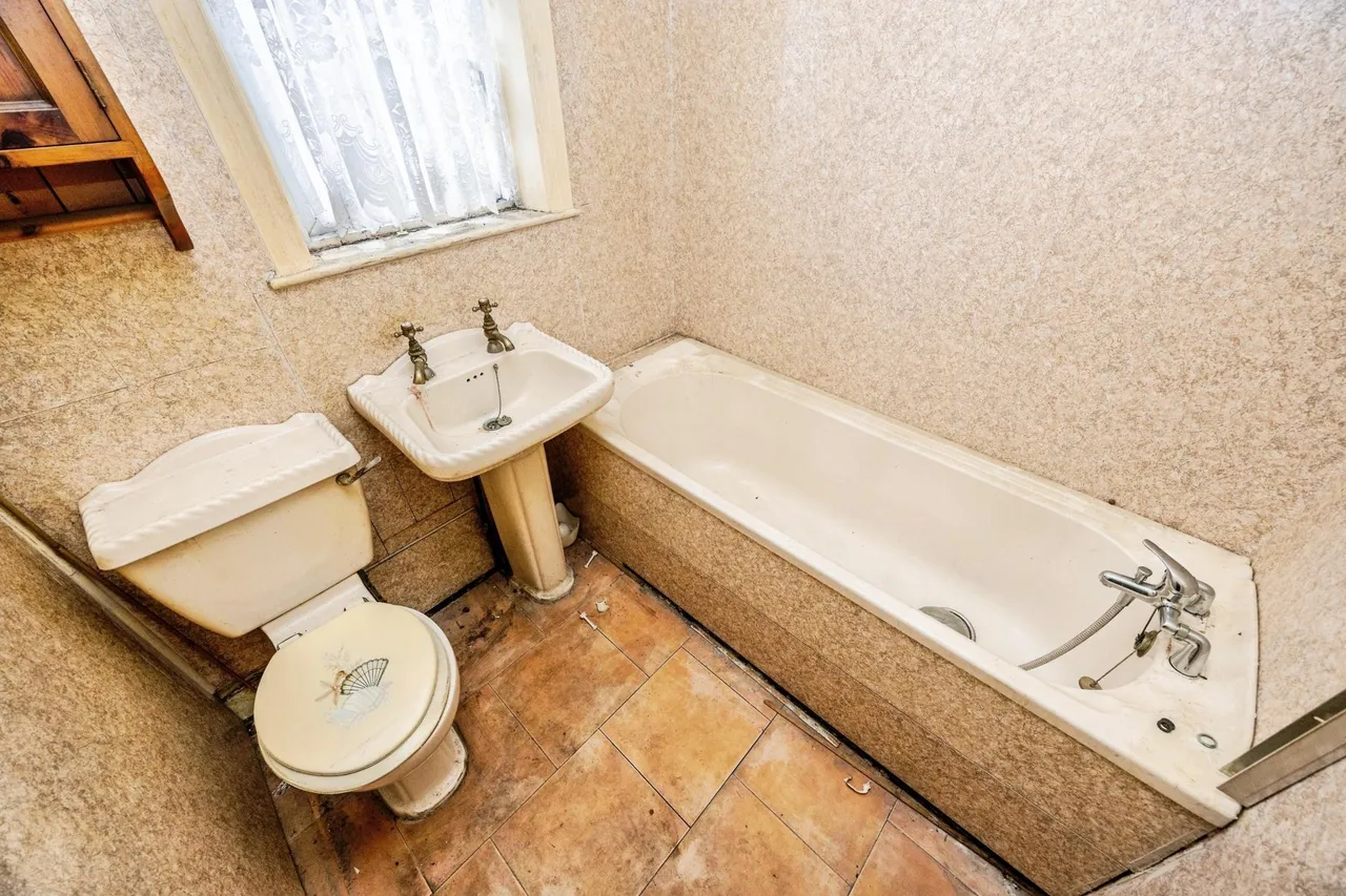 Royds Avenue, Huddersfield, HD3, photo 6