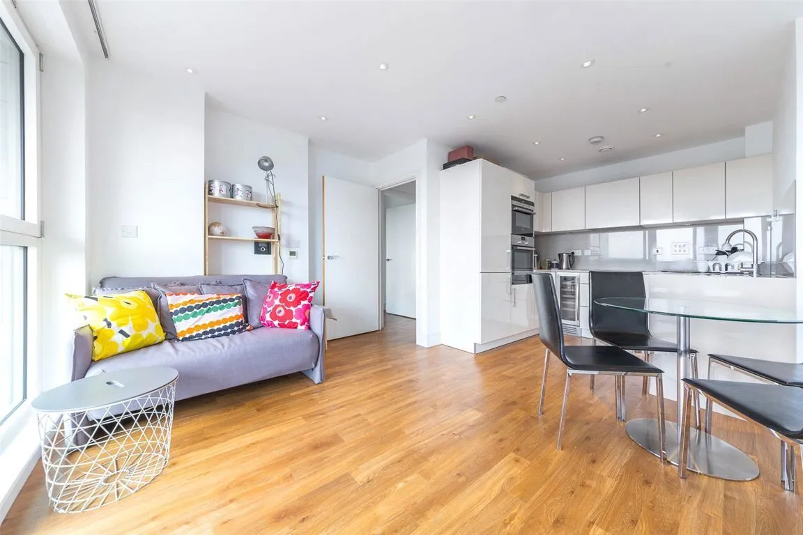 1 bed flat to rent — Queensland Road, Drayton Park