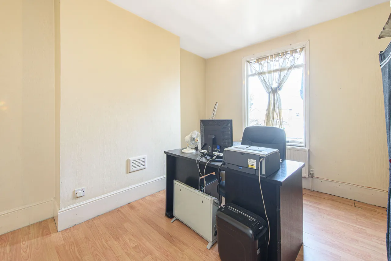 8 Percy Road, London, photo 6