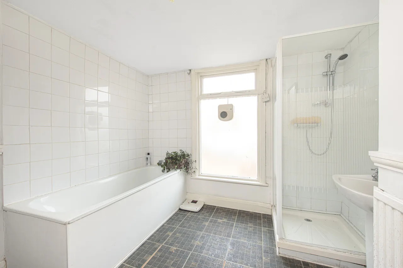 8 Percy Road, London, photo 7
