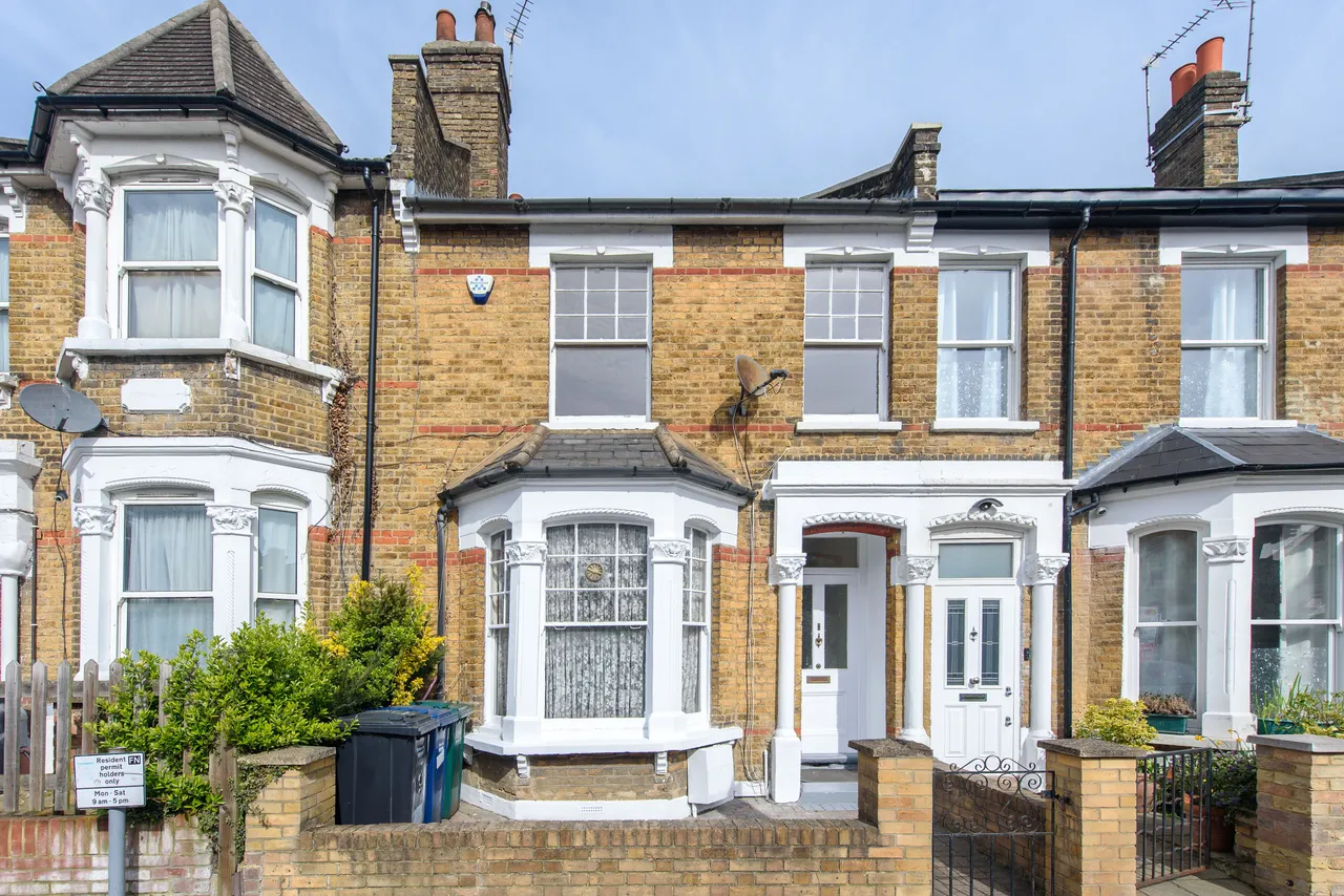 2 bed house for sale — 8 Percy Road, London