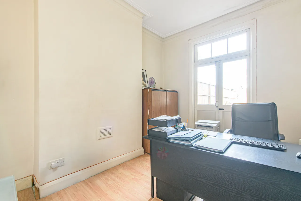 8 Percy Road, London, photo 4
