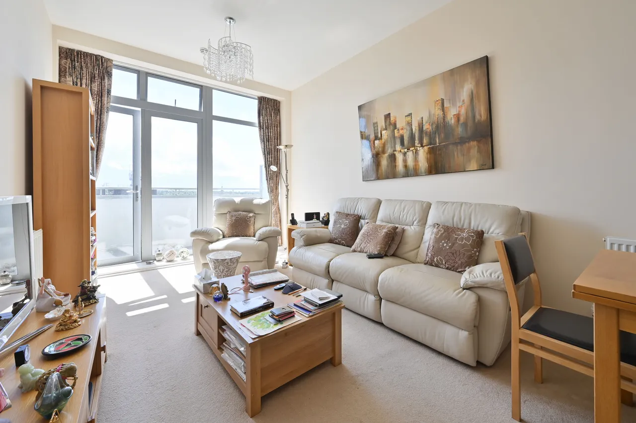 134 Wilmington Close, Watford, photo 2