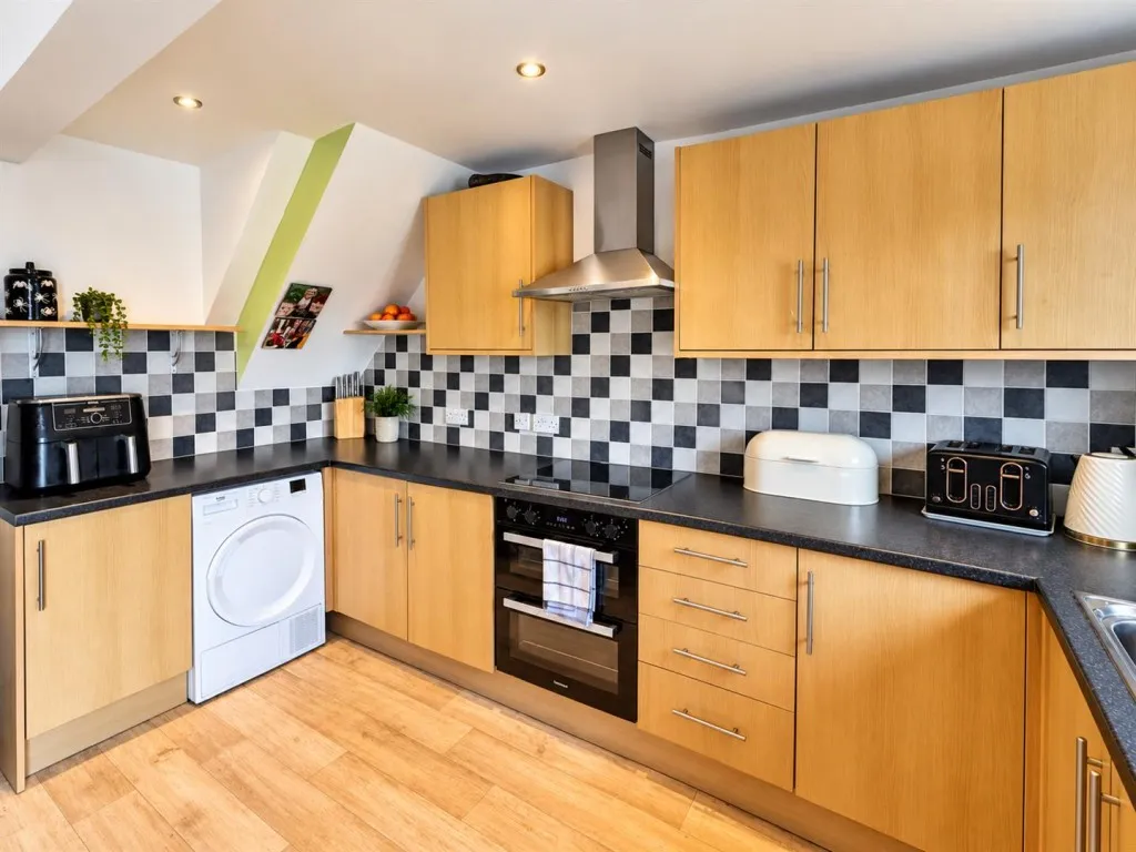 Whitley Road, Keighley, BD21, photo 5