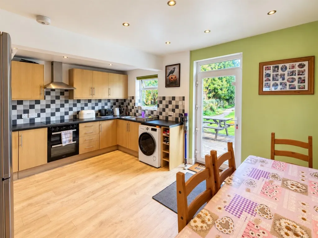 Whitley Road, Keighley, BD21, photo 3