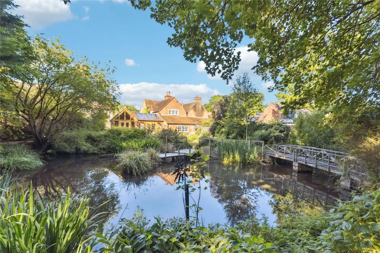 3 bed house for sale — The Street, Ewelme, Wallingford, Oxfordshire, OX10 6HQ