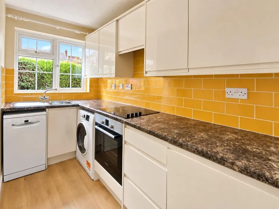 Bedfordshire Way, Wokingham, RG41, photo 2