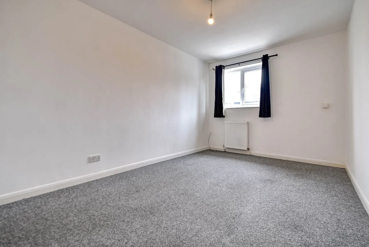 Holderness Road, Hull, HU8, photo 2