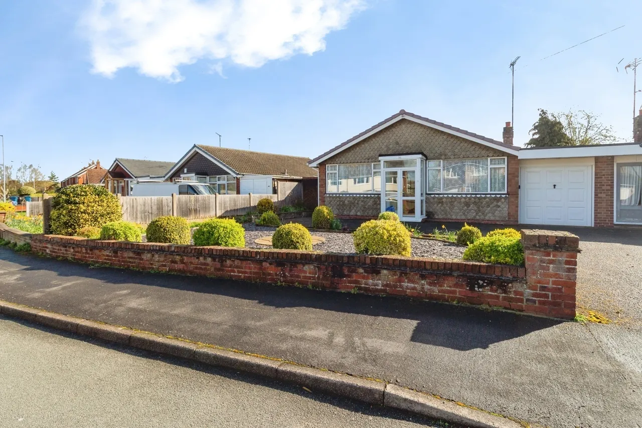 2 bed property for sale — Witney Road, Staffordshire, ST17