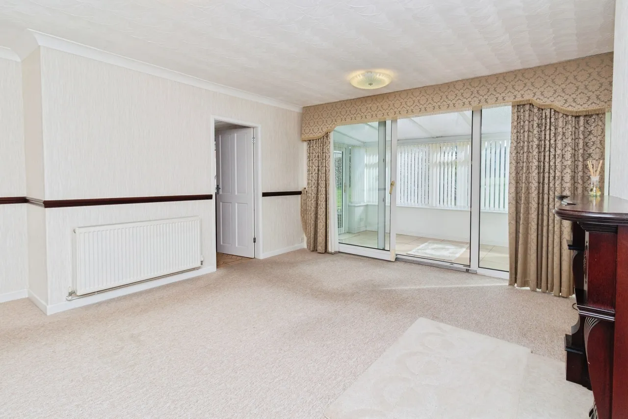 Witney Road, Staffordshire, ST17, photo 8