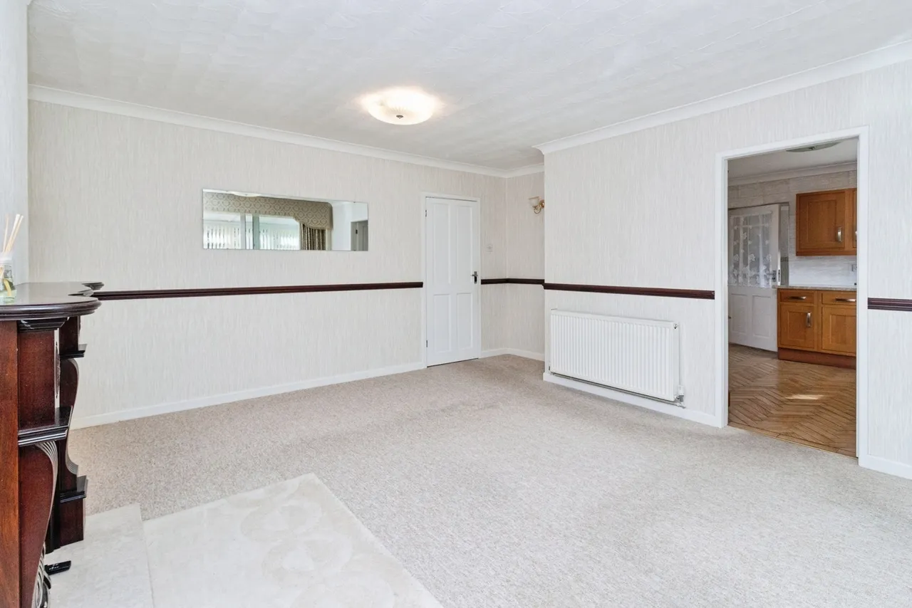 Witney Road, Staffordshire, ST17, photo 3