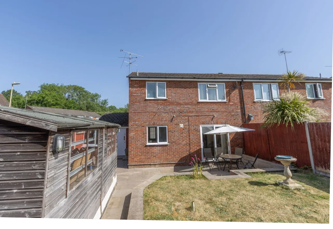 Paddock Court, Hartley Wintney, Hook, RG27 8LL, photo 7