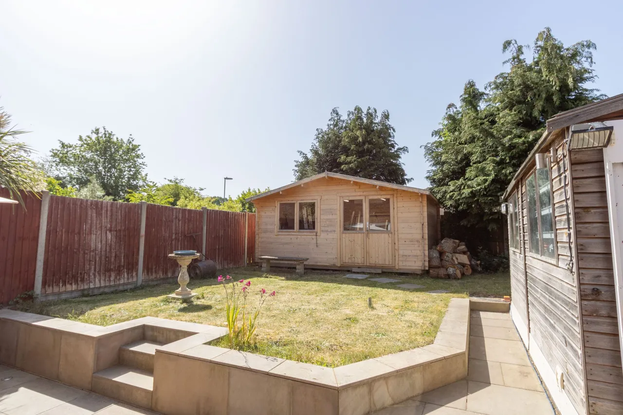 Paddock Court, Hartley Wintney, Hook, RG27 8LL, photo 10