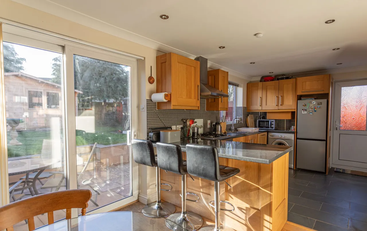 Paddock Court, Hartley Wintney, Hook, RG27 8LL, photo 4