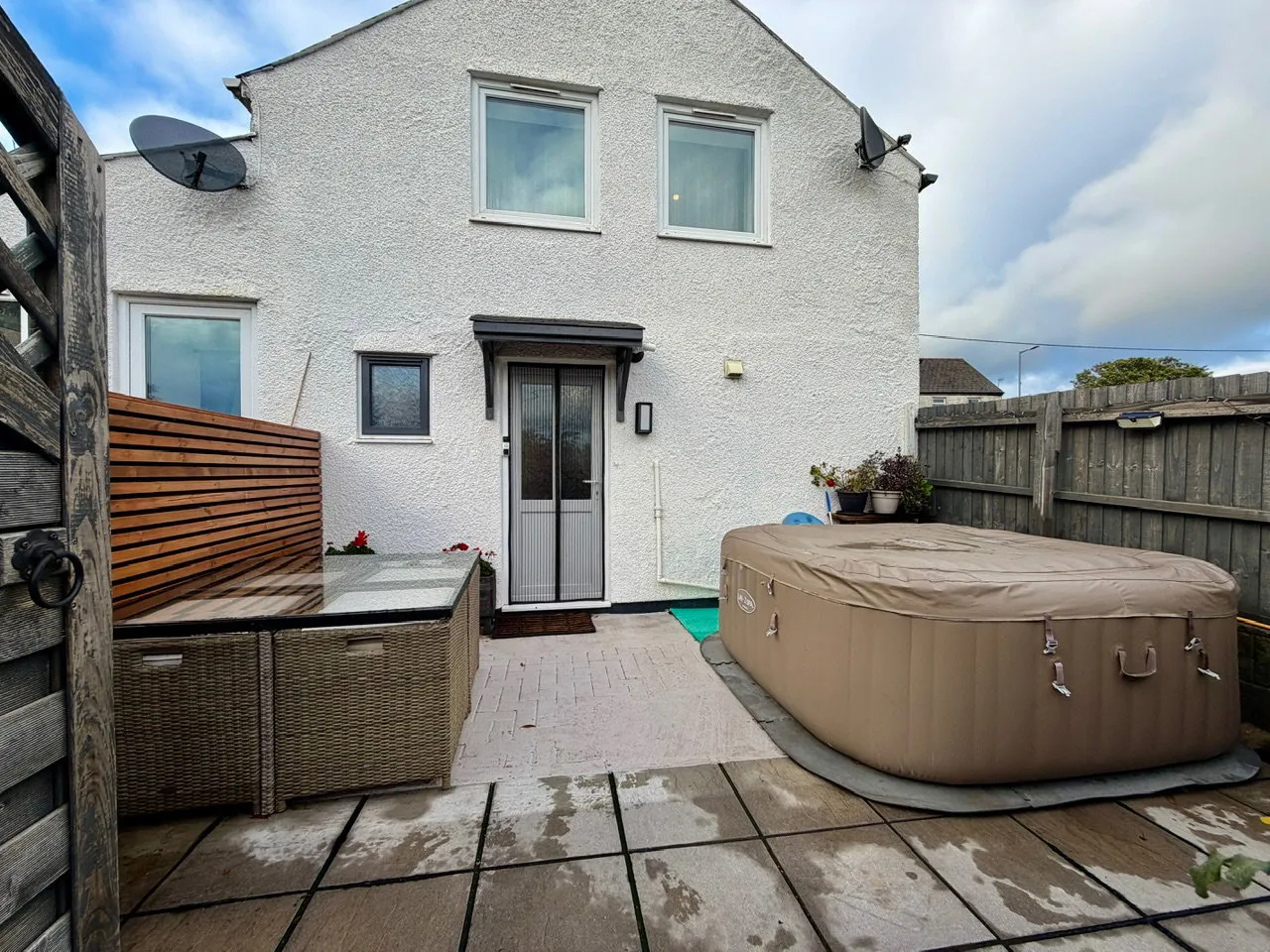 2 bed house for sale, High Street, Pontypool, NP4