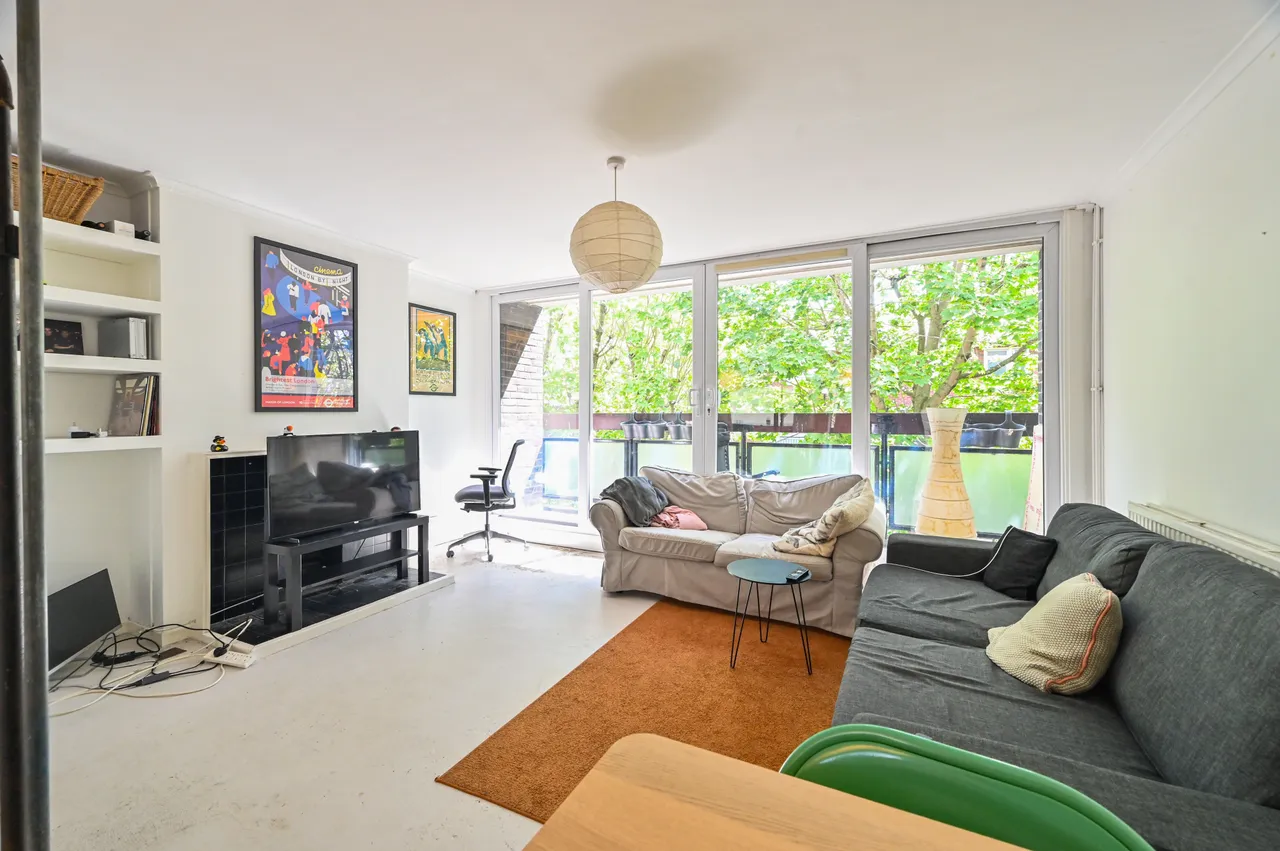 3 bed flat to rent — 19 Wingfield House, Virginia Road, London