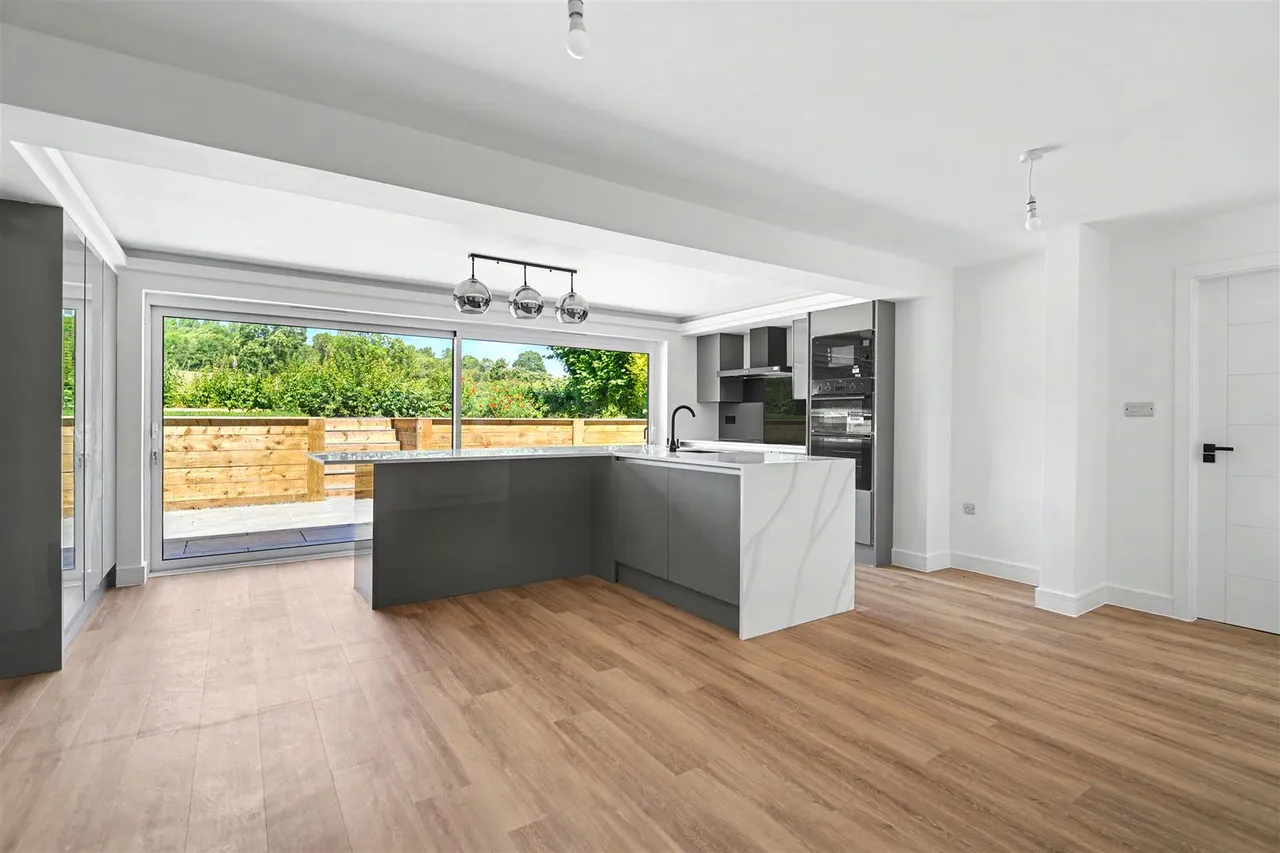Whites Croft, Woodborough, NG14, photo 3