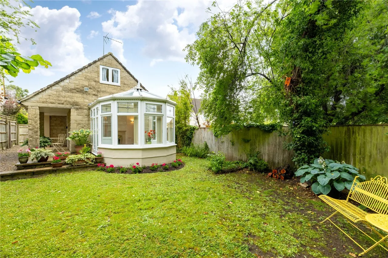 The Green, Quenington, GL7, photo 5