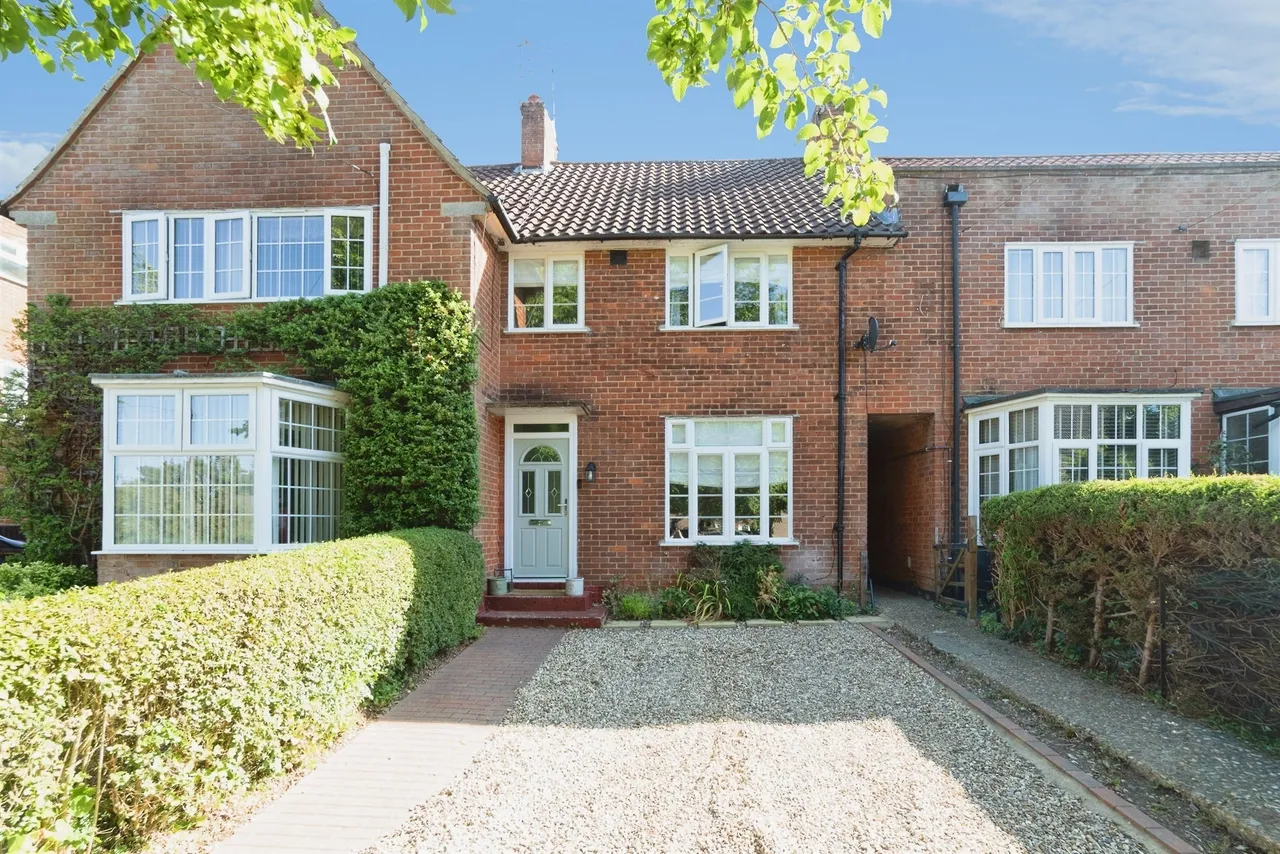 3 bed house for sale — Lemsford Lane, Welwyn Garden City